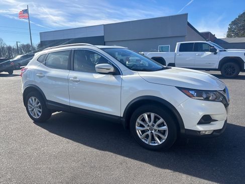 Used 2022 Nissan Rogue Sport SV image 9