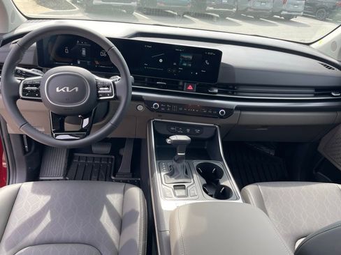 New 2026 Kia Carnival FWD image 24