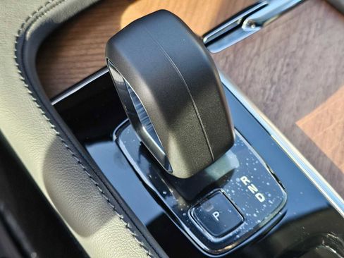 Used 2025 Volvo XC90 B6 Core w/ Protection Package Premier image 36