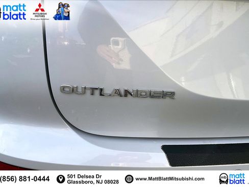 Used 2023 Mitsubishi Outlander SE image 16