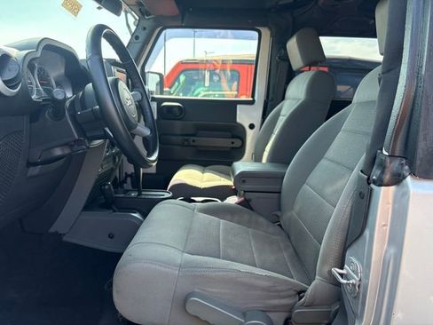 Used 2009 Jeep Wrangler Sahara w/ Dual Top Group AWD/4WD image 10
