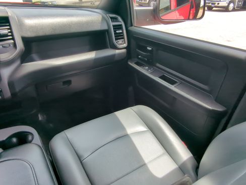 Used 2022 RAM 5500 Tradesman w/ Chrome Appearance Group RWD image 15