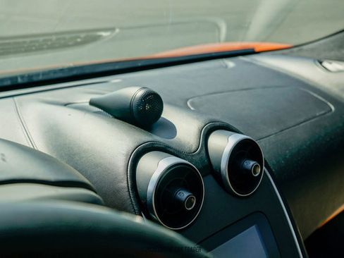 Used 2019 McLaren 570S Spider image 42