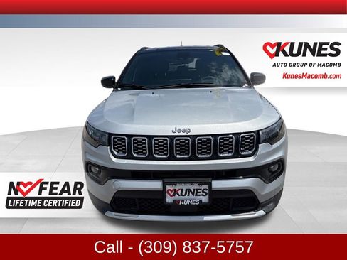 Used 2025 Jeep Compass Limited AWD/4WD image 2