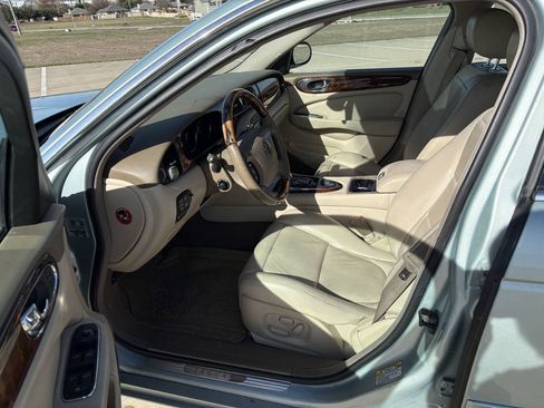 Used 2004 Jaguar XJ8 RWD image 11