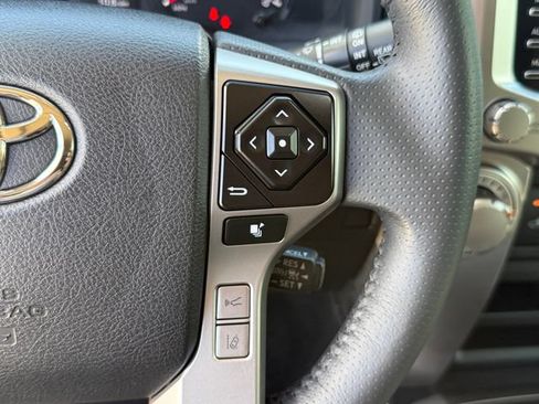 Used 2022 Toyota 4Runner SR5 Premium w/ Moonroof Package AWD/4WD image 14