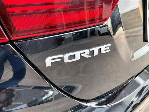 Used 2024 Kia Forte GT-Line w/ GT-Line Premium Package FWD image 31