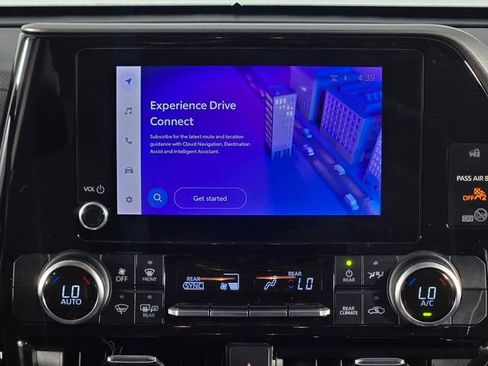 Used 2024 Toyota Highlander LE image 22