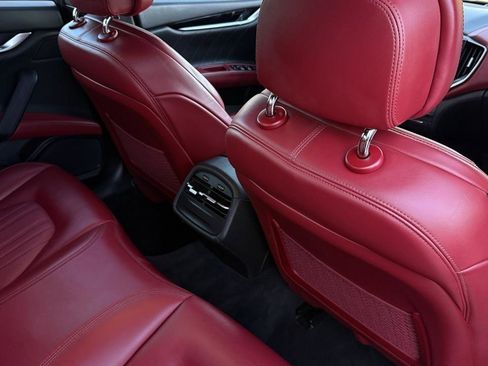 Used 2022 Maserati Ghibli Modena image 37