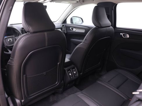 Certified 2025 Volvo XC40 B5 Plus image 15