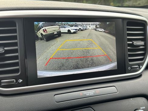 Used 2021 Kia Sportage LX image 28