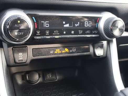 Used 2025 Toyota RAV4 XLE image 26