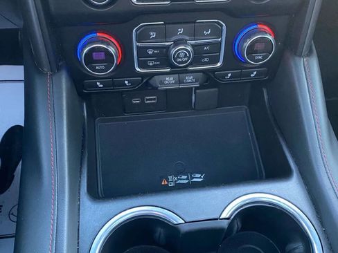 Used 2021 Chevrolet Suburban RST w/ Luxury Package image 21