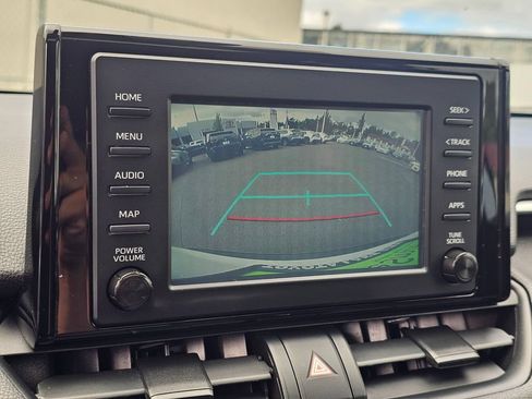 Used 2019 Toyota RAV4 XLE w/ Carpet Mat Package AWD/4WD image 28