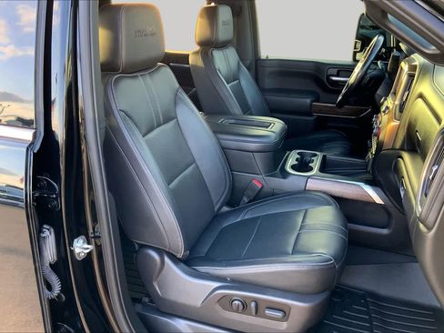 Used 2022 Chevrolet Silverado 3500 High Country w/ Technology Package AWD/4WD image 9