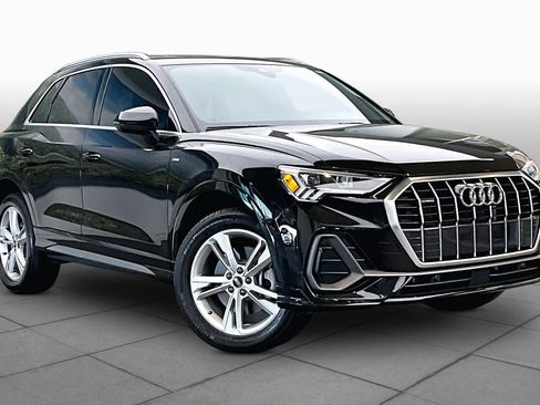 Certified 2023 Audi Q3 2.0T Premium w/ Convenience Package AWD/4WD image 3