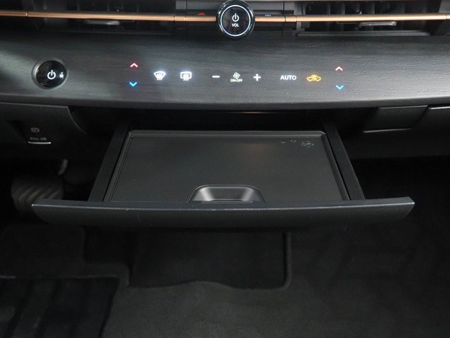 Used 2024 Nissan Ariya Evolve+ FWD image 34