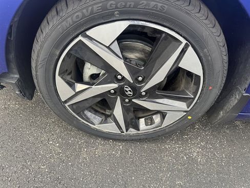 Used 2023 Hyundai Elantra SEL w/ Convenience Package image 13