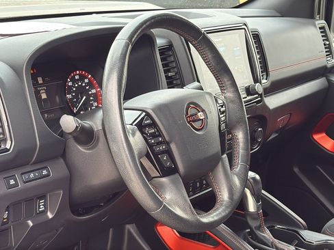 Used 2022 Nissan Frontier Pro-X RWD image 10
