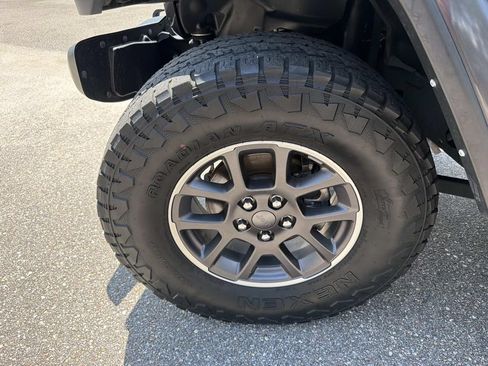 Used 2021 Jeep Gladiator Overland w/ Popular Equipment Package AWD/4WD image 16