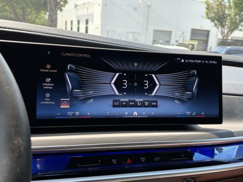 Used 2023 BMW i7 xDrive60 w/ Executive Package 2 AWD/4WD image 29