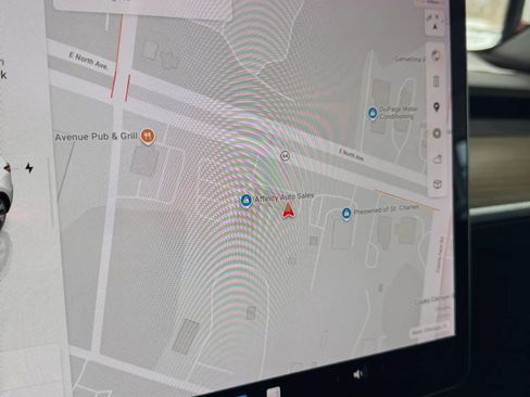 Used 2022 Tesla Model Y Long Range image 11