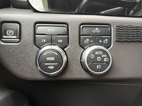 Used 2023 GMC Sierra 1500 Elevation AWD/4WD image 11