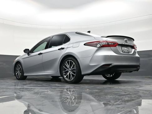 Used 2022 Toyota Camry XLE w/ Navigation Package image 23