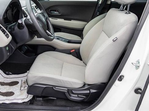 Used 2021 Honda HR-V LX image 11