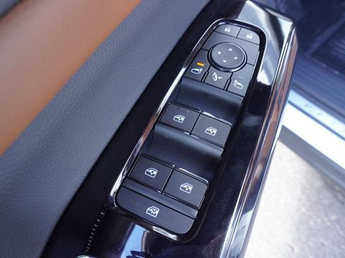 New 2026 Nissan Pathfinder Platinum image 17