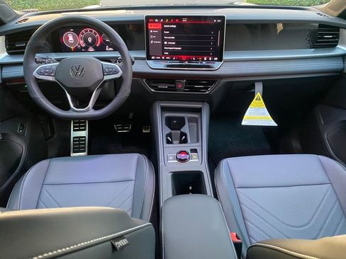 New 2026 Volkswagen Tiguan SE R-Line FWD image 12