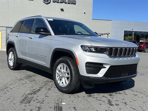 New 2025 Jeep Grand Cherokee Laredo X image 3
