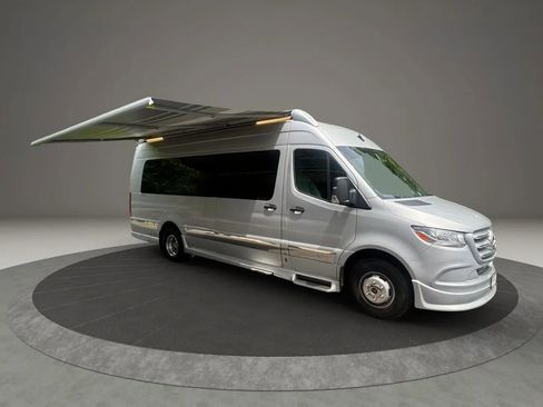 Used 2019 Mercedes-Benz Sprinter 3500 image 13