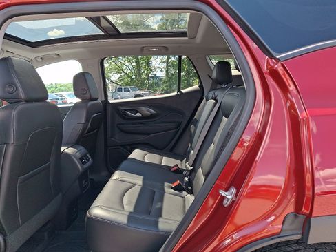 Used 2022 GMC Terrain SLT w/ Infotainment Package II AWD/4WD image 11