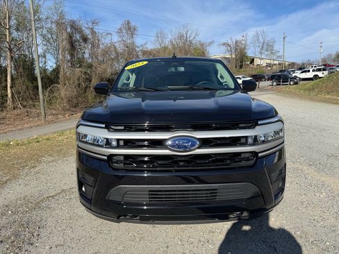 Used 2023 Ford Expedition Max XLT image 2