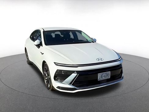 Used 2025 Hyundai Sonata SEL image 3
