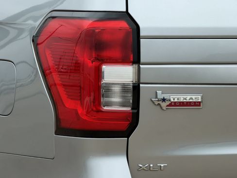Used 2023 Ford Expedition Max XLT RWD image 11
