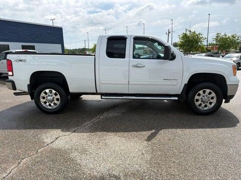 Used 2011 GMC Sierra 2500 SLT w/ SLT Convenience Package AWD/4WD image 6