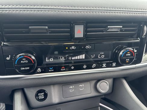 New 2025 Nissan Rogue SL w/ SL Premium Package FWD image 7