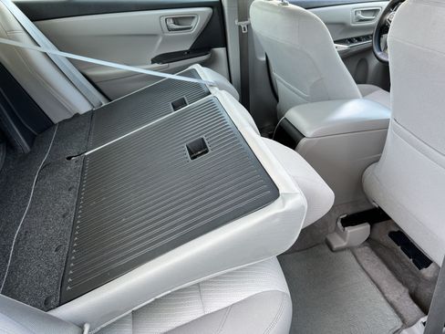 Used 2017 Toyota Camry LE FWD image 21