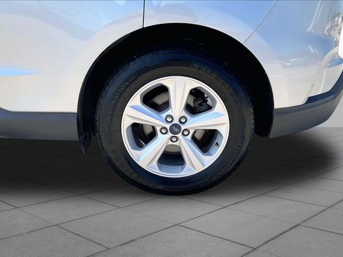 Used 2019 Ford Edge SE FWD image 11