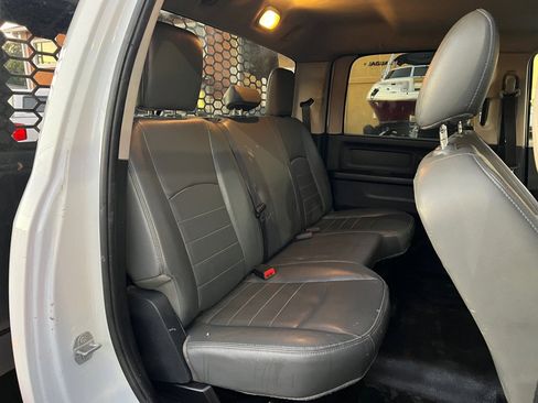 Used 2018 RAM 3500 Tradesman w/ Chrome Appearance Group image 31