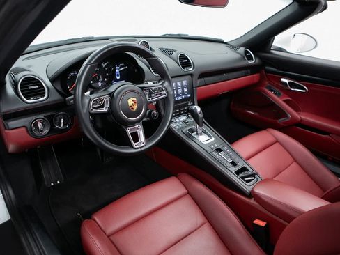 Certified 2022 Porsche 718 Boxster GTS image 4