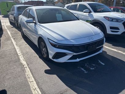 Certified 2025 Hyundai Elantra SE w/ Cargo Package