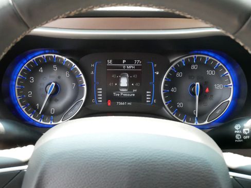Used 2023 Chrysler Voyager LX FWD image 21
