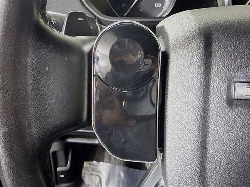 Used 2020 Land Rover Discovery SE image 14