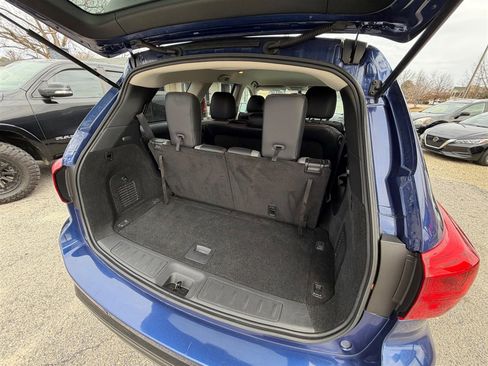 Used 2019 Nissan Pathfinder SV w/ Rock Creek Edition image 17