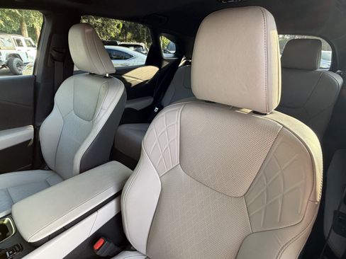Used 2025 Lexus RX 350 Premium Plus w/ Accessory Package (Z1) FWD image 17