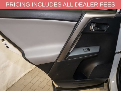 Used 2018 Toyota RAV4 XLE FWD image 10