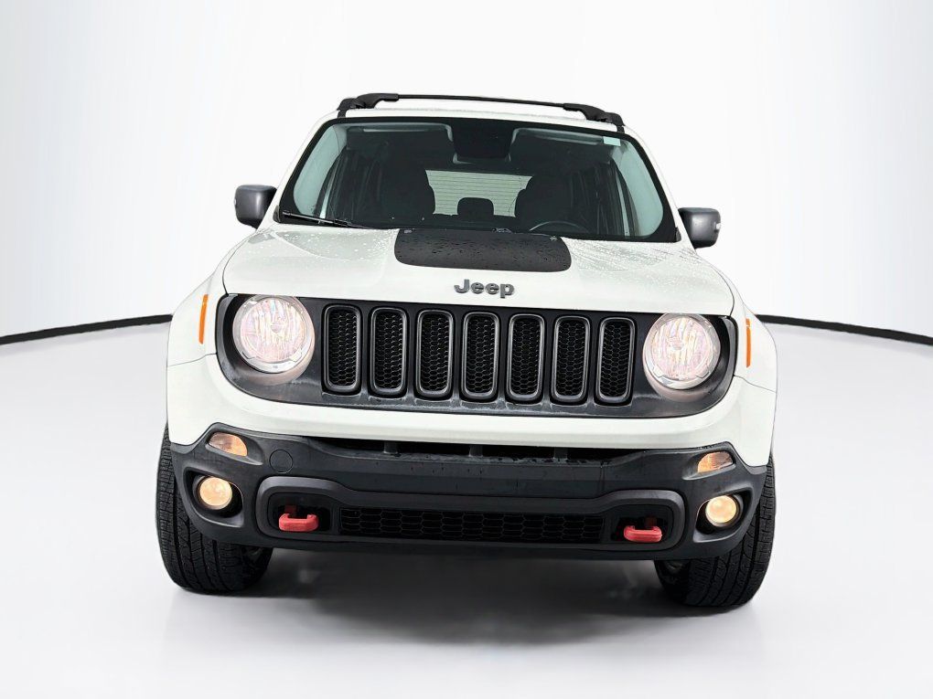 Used 2016 Jeep Renegade Trailhawk AWD/4WD image 2